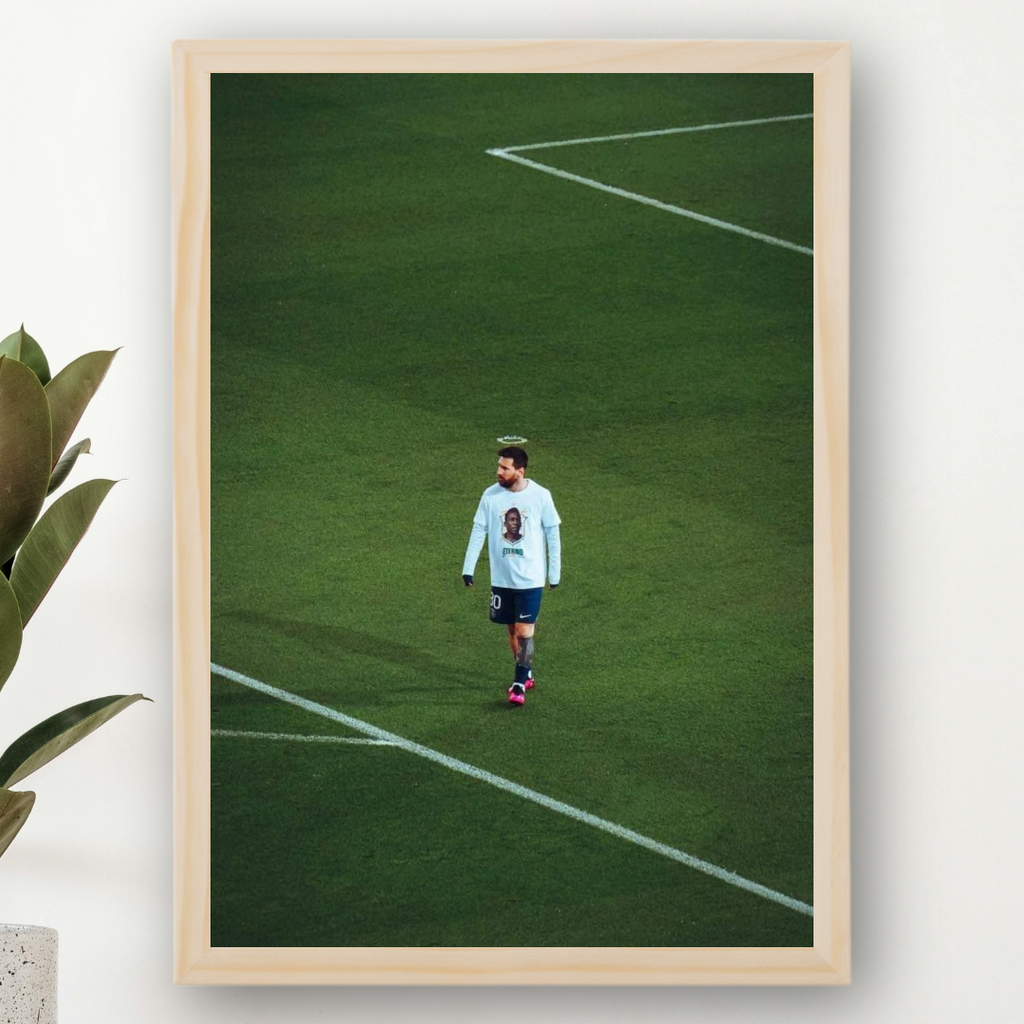 Lionel Messi Framed Print – Aesthetic Wall Decor